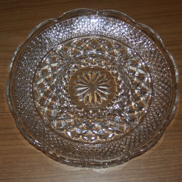 Vintage Clear Glass Chip and Dip Veggie Divided Dish 10.5” Diameter - Picture 1 of 2